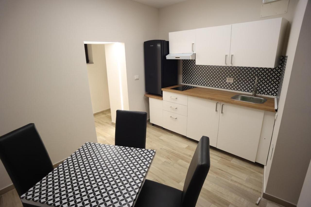 Appartement La Casa Nel Cortile à Catane Extérieur photo