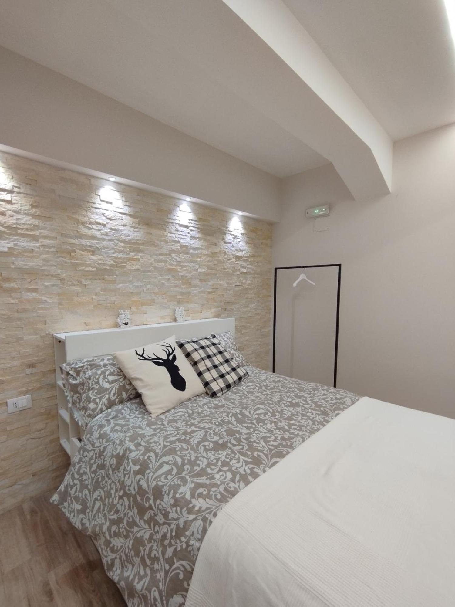Appartement La Casa Nel Cortile à Catane Extérieur photo