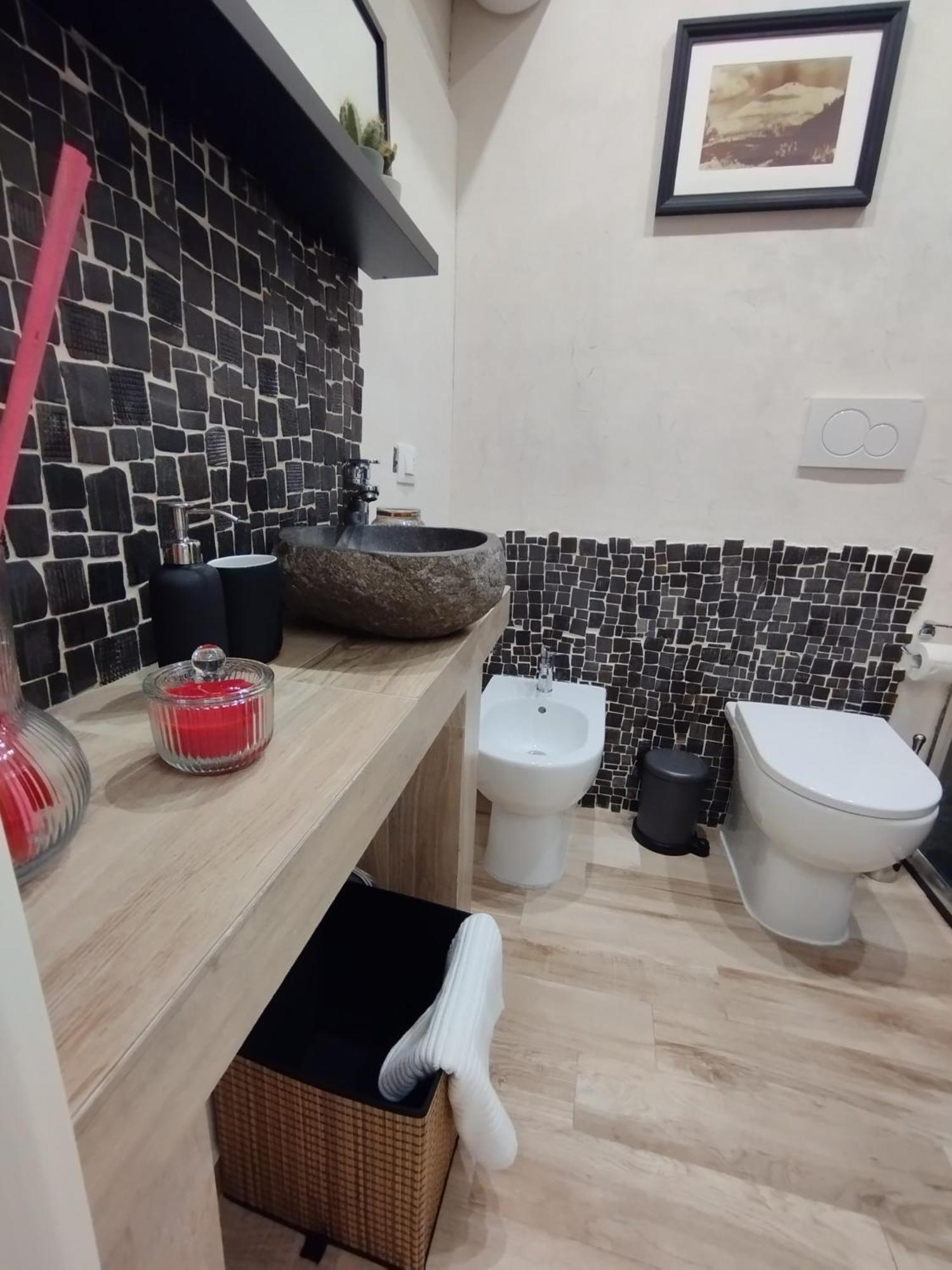 Appartement La Casa Nel Cortile à Catane Extérieur photo